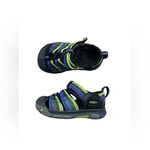 Keen Toddler Size 5 Newport H2 Outdoor Velcro Water Sandals in Black Green Blue
